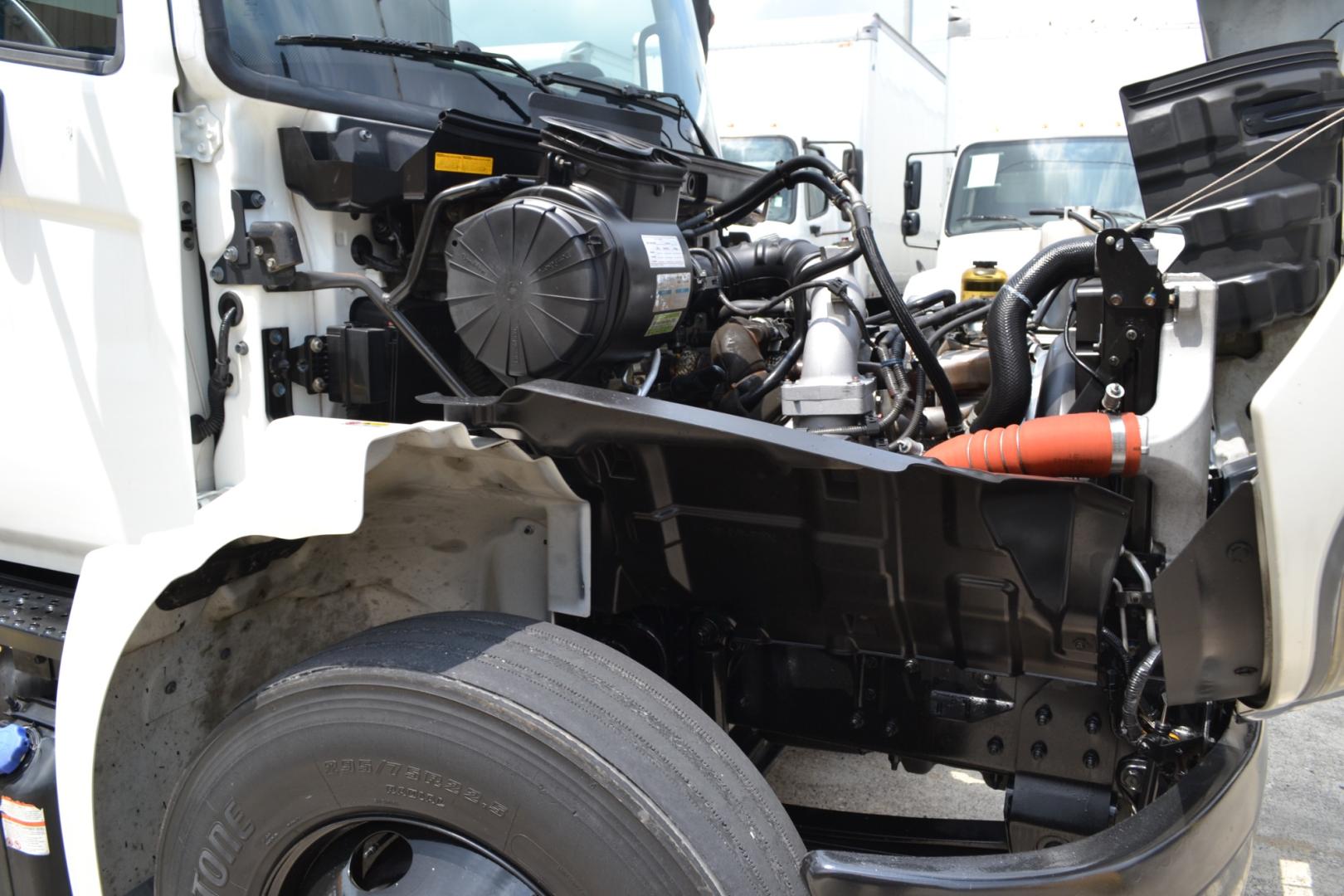 2016 WHITE /BLACK HINO 268 with an JO8E-VC 7.7L 220HP engine, ALLISON 2500RDS AUTOMATIC transmission, located at 9172 North Fwy, Houston, TX, 77037, (713) 910-6868, 29.887470, -95.411903 - 25,950LB GVWR NON CDL, MORGAN 26FT BOX, 109" X102", MAXON 3,300LB CAPACITY STEEL LIFT GATE, DUAL 50 GALLON FUEL TANKS, POWER WINDOWS, LOCKS, & MIRROS - Photo#12